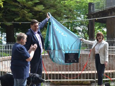 From left Gillie Gough President of the Friends of Wombat Hill Botanic Gardens, Mayor Cr Tony Clark, Member for Macedon Mary-Anne Thomas unveiling the plaque at the day basin